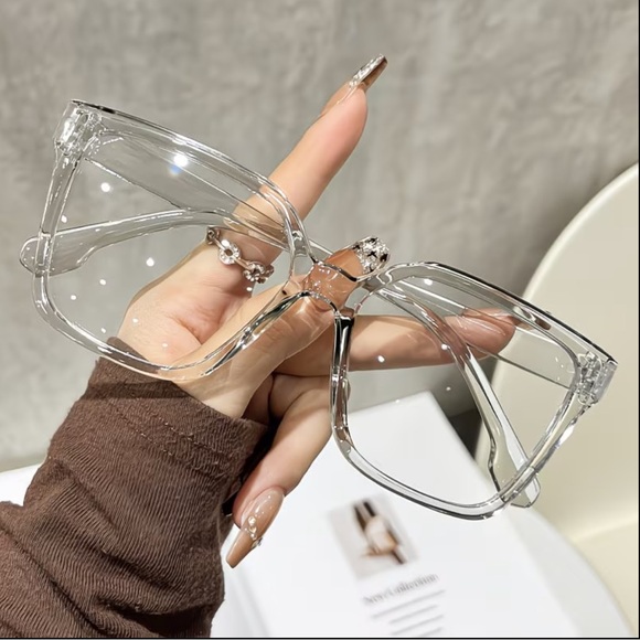 Stylish Non-Rx Glasses 🤓 - Picture 4 of 6